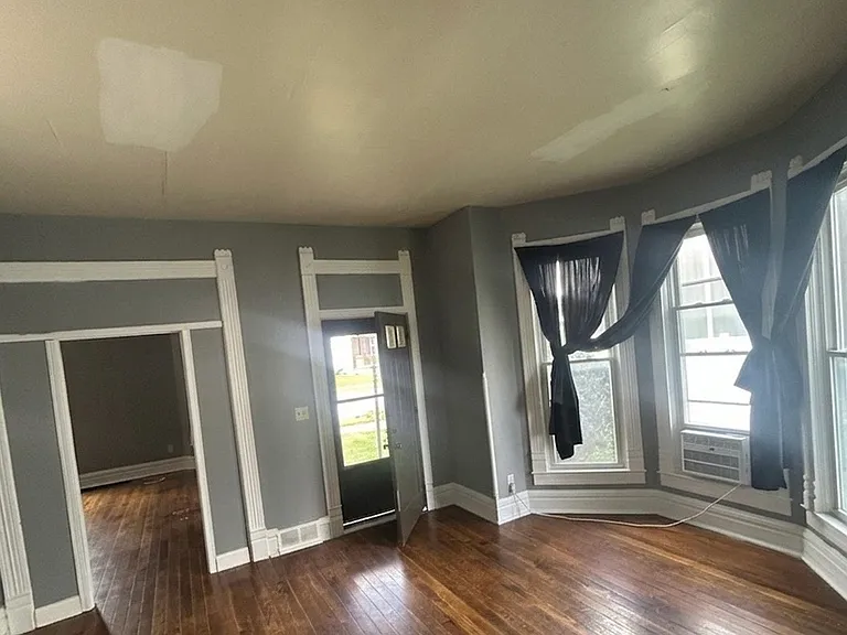 409 W Mulberry St #1 — Photo 4