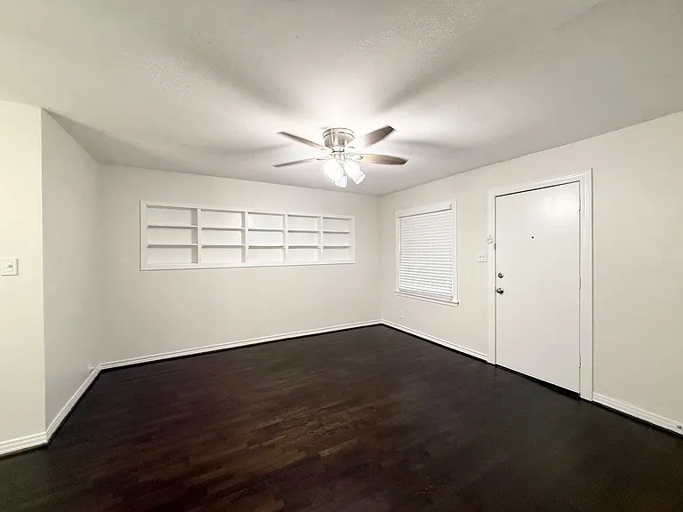 832 S Anderson St — Photo 4