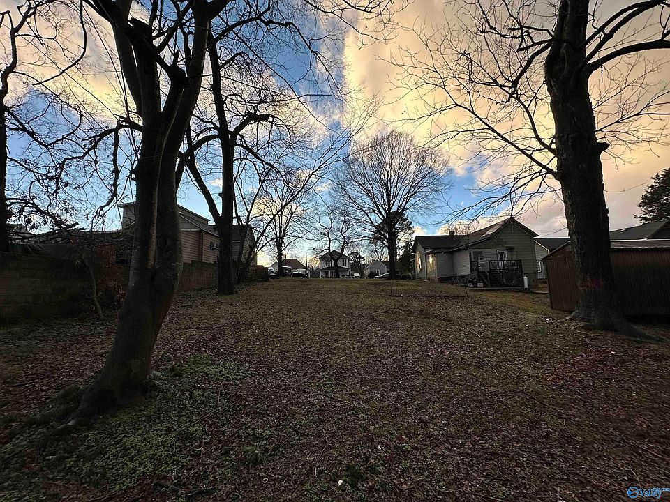 2nd image of 618 3rd Ave SW