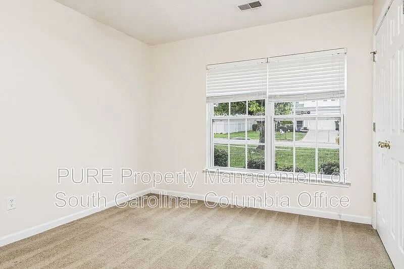 5 bed, 3.0 bath, 2363 sqft, $2,125 — Photo 3