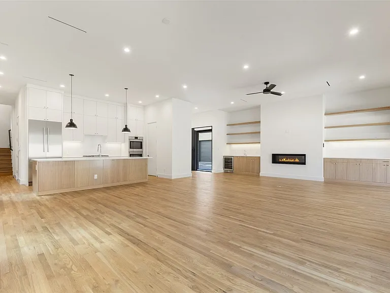 4420 Abbott Ave — Photo 6