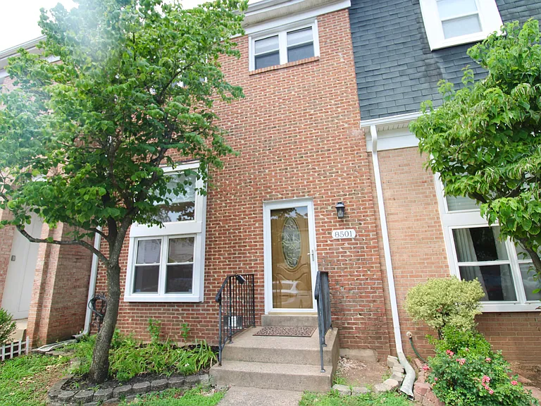 8501 Buckeye Ct — Photo 1