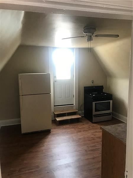 2nd image of 116 10th St