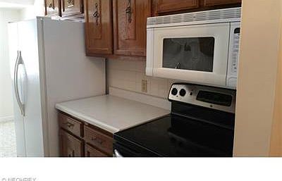 3rd image of 520 Meredith Ln APT 405