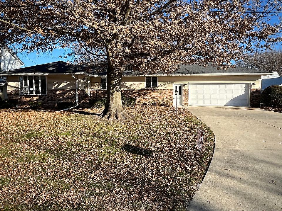 104 N School St, Atkinson, IL 61235 Zillow