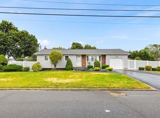 173 Osceola Ave, Deer Park, NY 11729