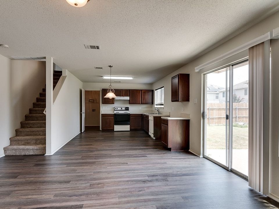 1st image of 4944 Meadow Trails Dr