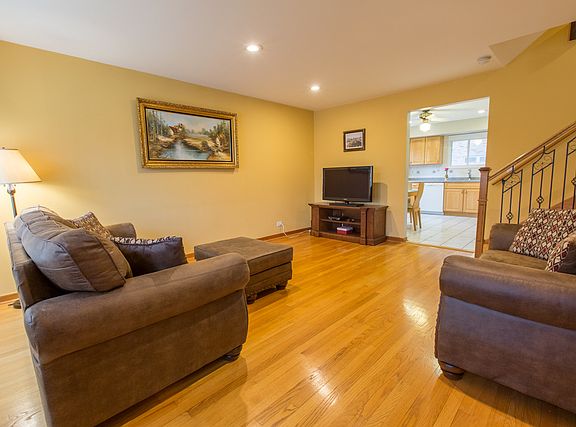 2nd image of 15W532 Diversey Ave