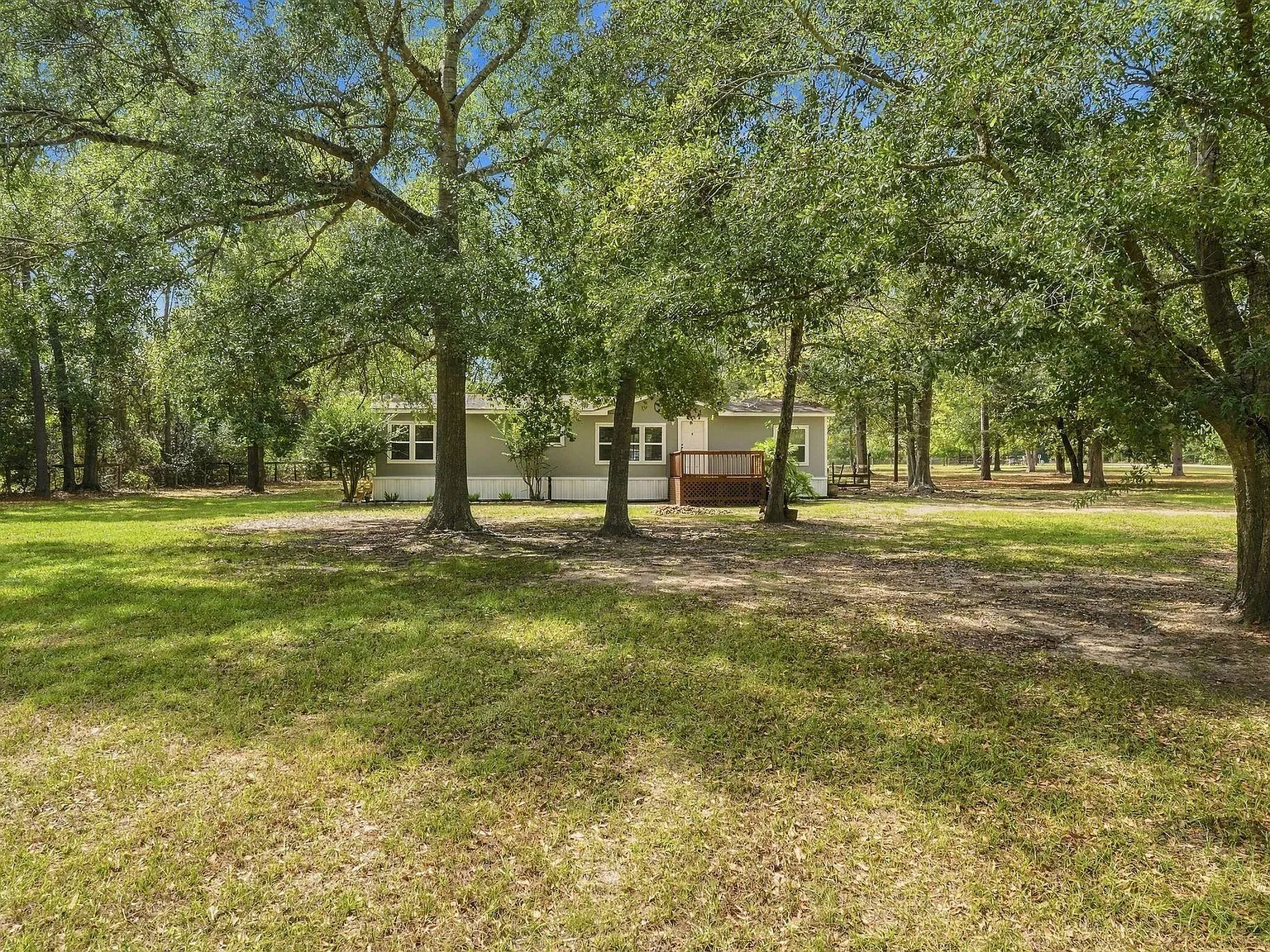 3 bed, 2.0 bath, 1568 sqft, $1,700 — Photo 2