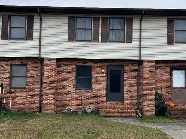 307 Academy Ave, Denton, MD 21629