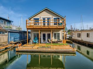 559 NE Bridgeton Rd SLIP 3, Portland, OR 97211