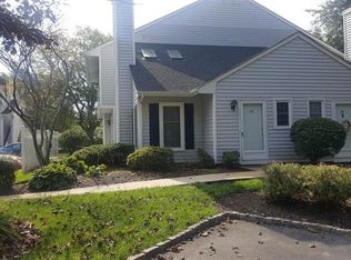 93 Huckleberry Ct, Three Bridges, NJ 08887