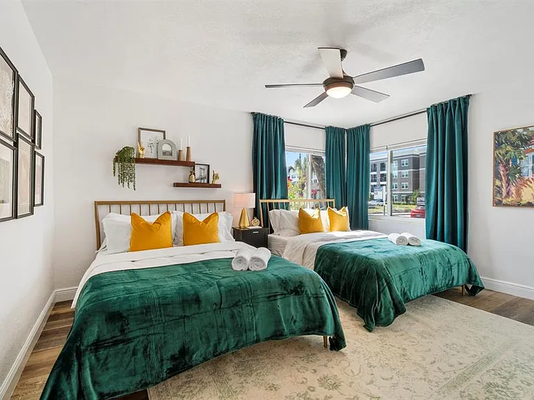 2402 W Cypress St — Photo 16