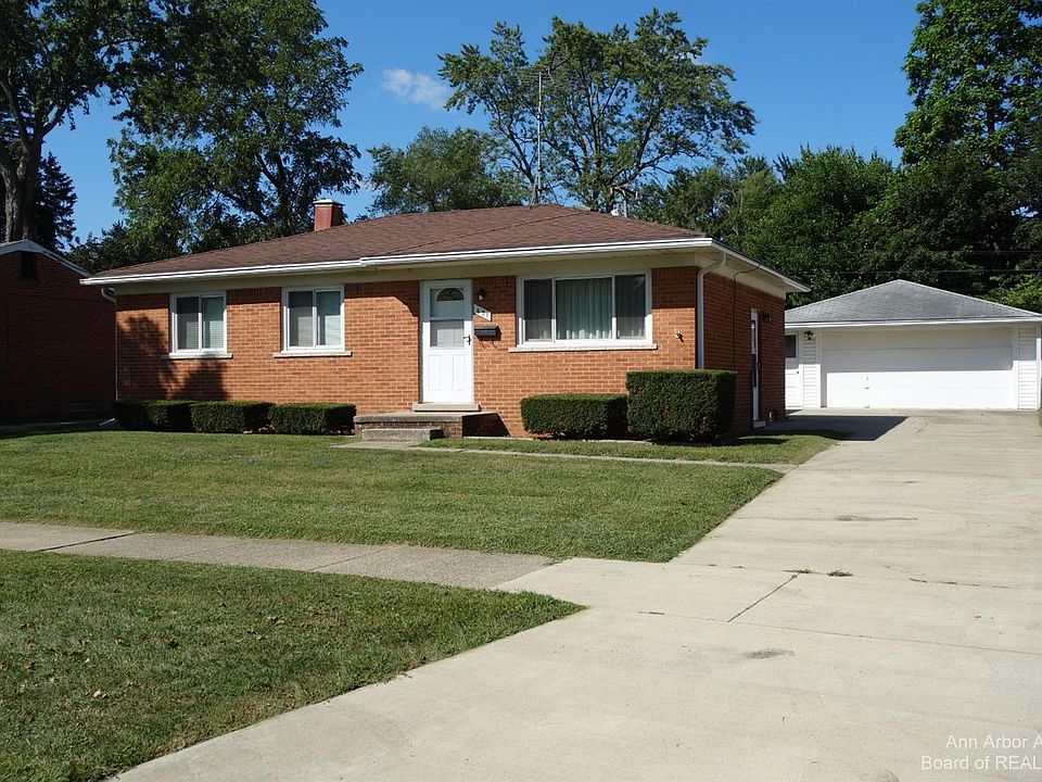 1st image of 631 Lynne St
