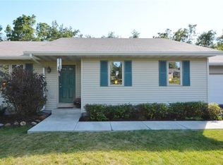 2921 Sand Hill Ct, Blue Mounds, WI 53517