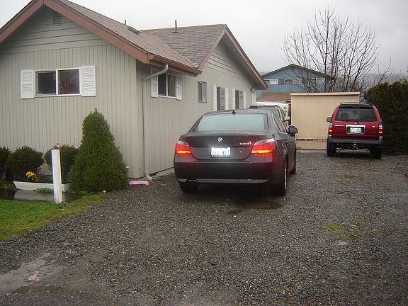 Planty of paking 6 cars