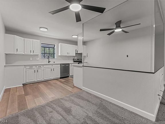 3rd image of 154 Greenbriar Townhouse Way