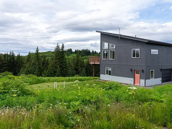 471 Cozy Cove Dr, Homer, AK 99603