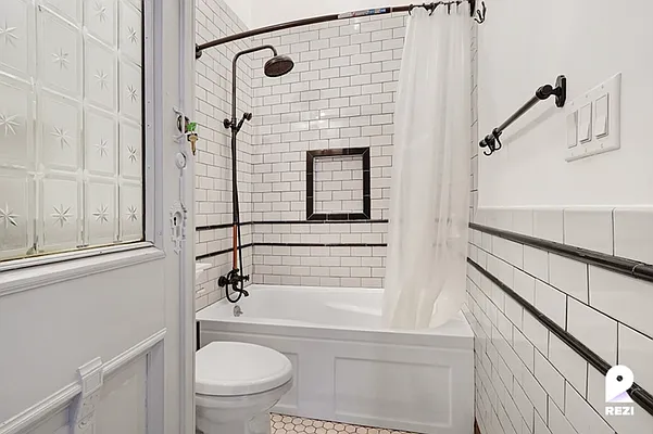 Rented by REZI | media 20