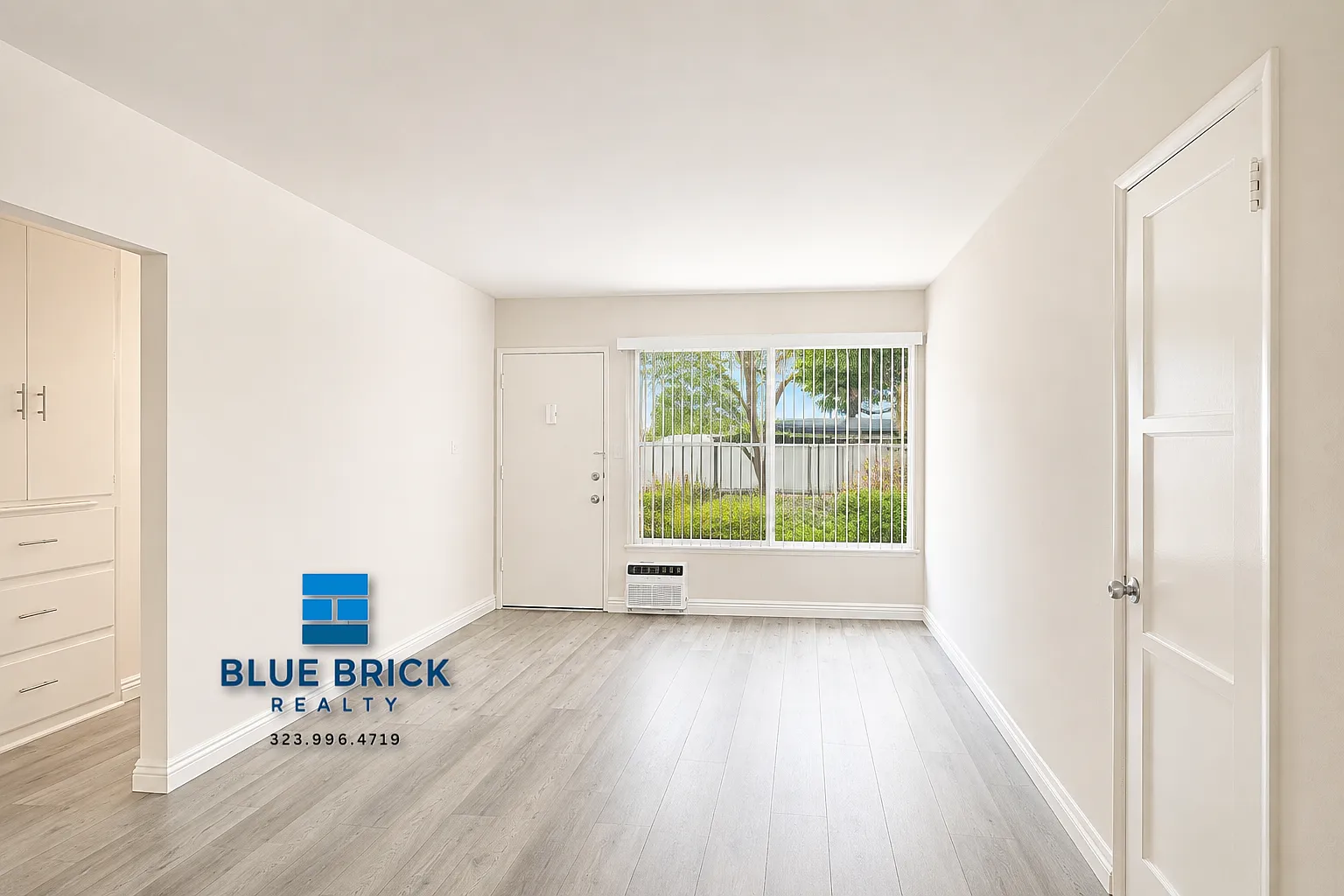 Stylish 1BR with Pool & Outdoor Seating Area — Photo 1