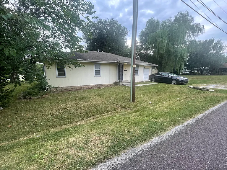 2901 W Walnut St — Photo 19