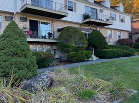 2 Williamsburg Ct