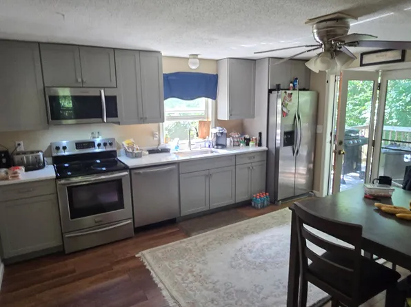 67 Speare Rd #A, Hudson, NH 03051