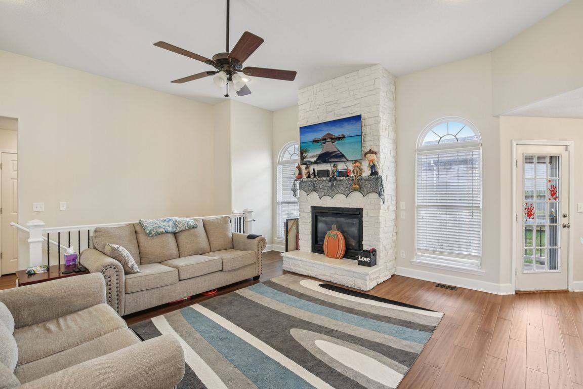 next background image