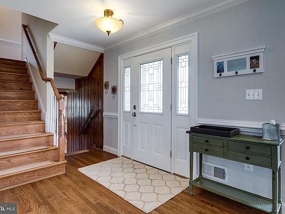 2nd image of 3710 Camelot Dr
