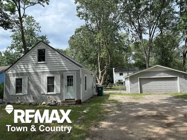 3238 Newton Rd, Commerce Township, MI 48382