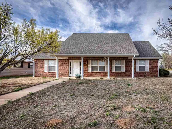 201 W South Dr, Fletcher, OK 73541