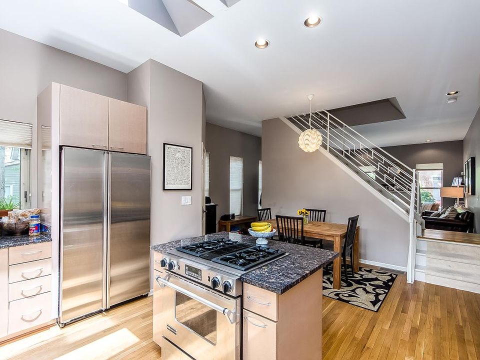 2nd image of 667 Kerr St