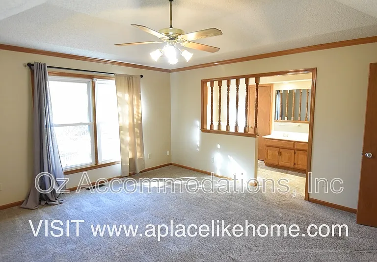 15813 W 125th Ter — Photo 7