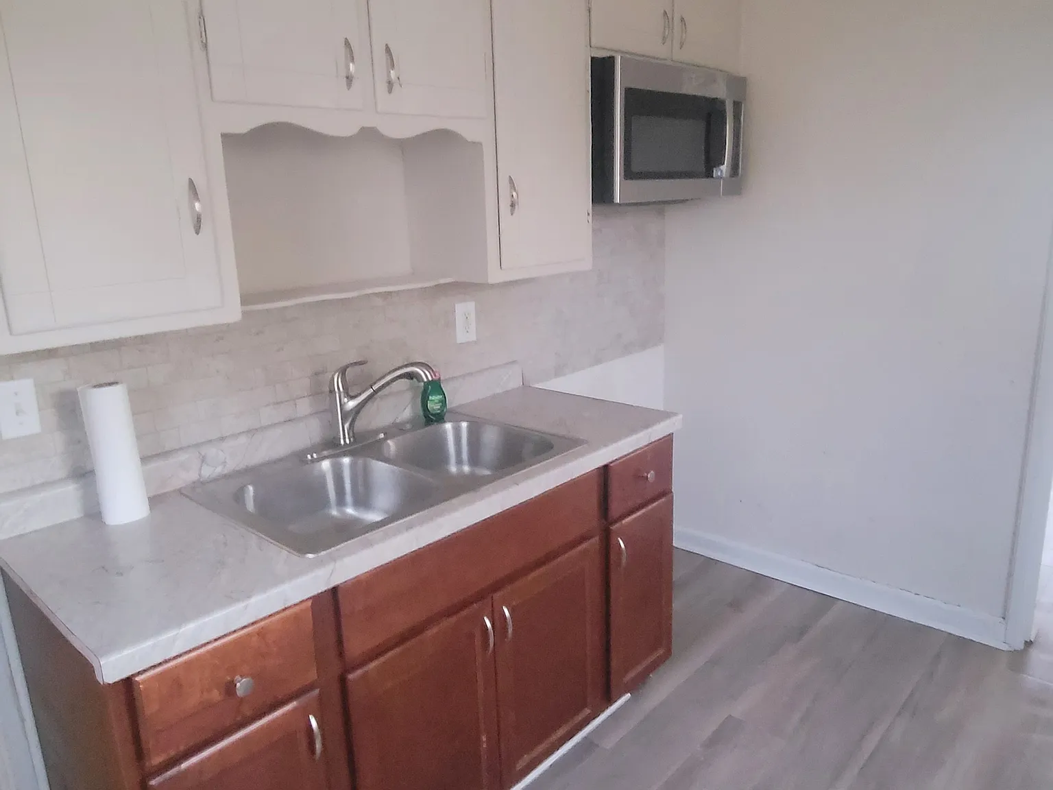 6319 W Center St — Photo 4
