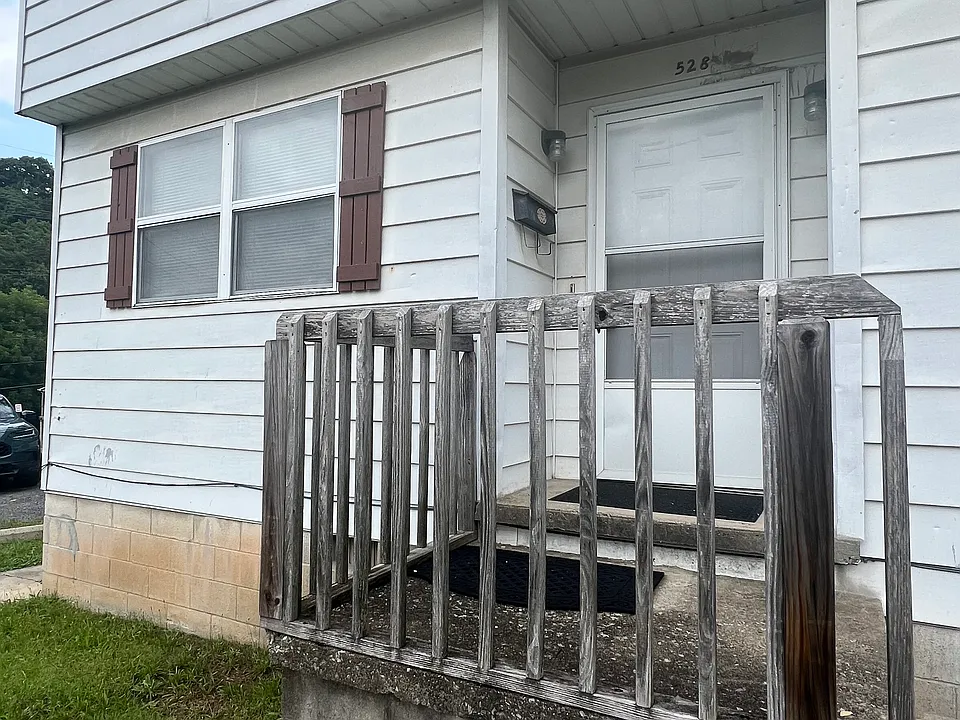 528 Grant Ave