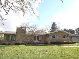 1027 Meadow Lake Dr, Mason City, IA 50401