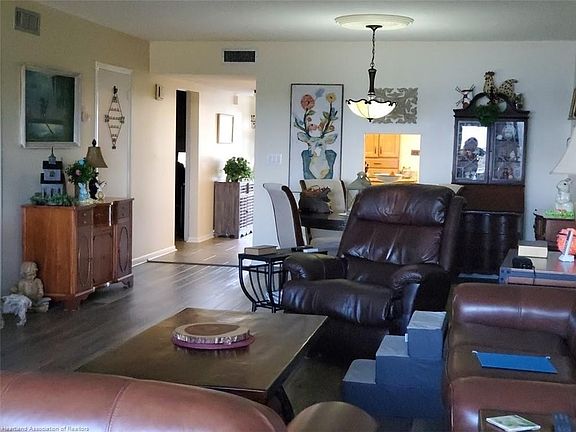 4th image of 410 Lake Clay Dr S #410