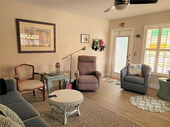 4th image of 25 Vista Gardens Trl APT 202