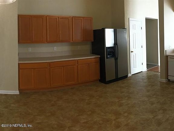 5th image of 422 Bostwick Cir