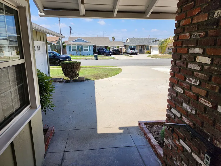 14020 Faust Ave — Photo 2