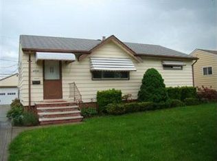 4715 Brookhigh Dr, Brooklyn, OH