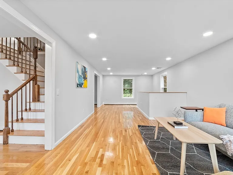 73 Arlington St — Photo 12