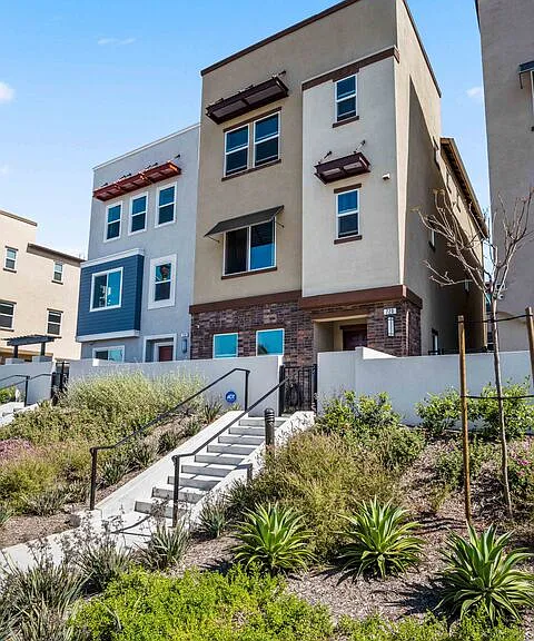 720 Grace Ave — Photo 41