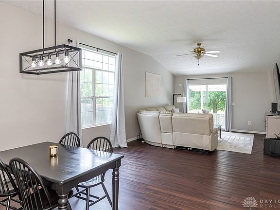 5th image of 1452 Glenn Abbey Dr