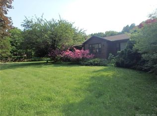 912 Greenway Rd, Woodbridge, CT 06525