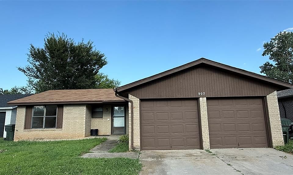 1st image of 905 Branchwood Ct