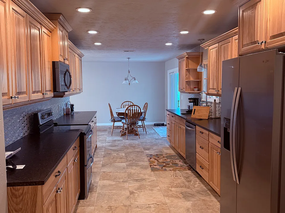 13561 Willis Rd