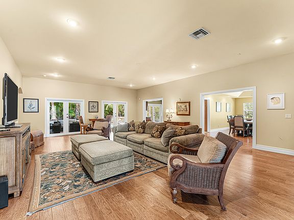 5th image of 10295 Saint Andrews Road