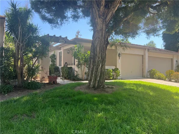 3296 San Amadeo Unit B, Laguna Woods, CA 92637