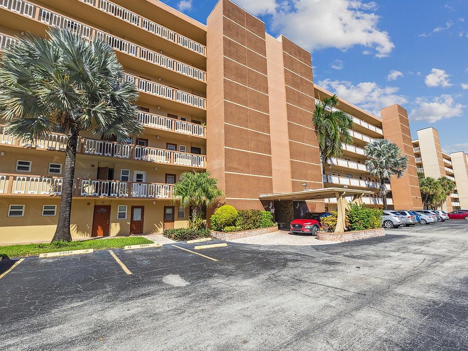 1st image of 610 NE 12th Avenue #304